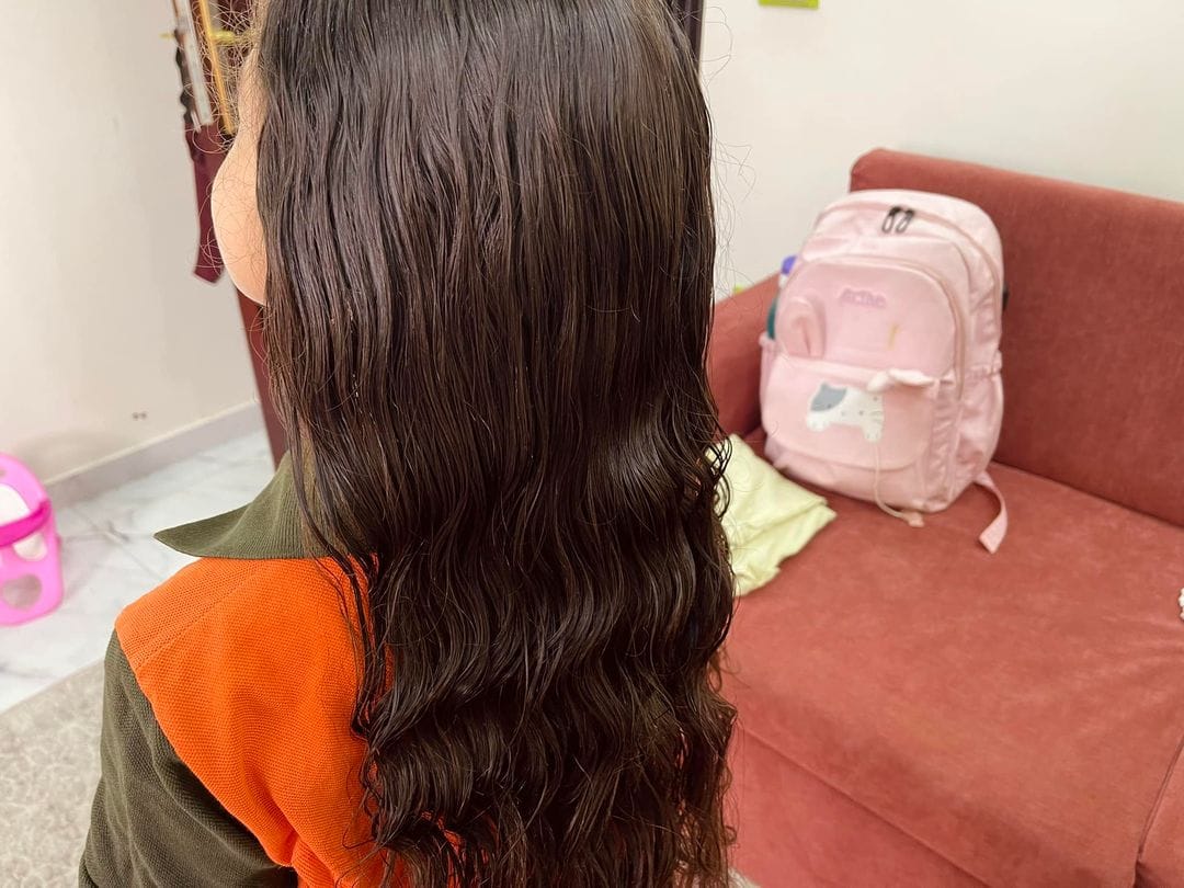 هيوصل لحد ركبتك وصفة السبع زيوت سحرية لتطويل وتكثيف الشعر في اسرع وقت مش هتصدقى النتيجة