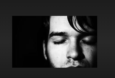 كيفية تصميم صور الترند اغمض عينيك بنسبة