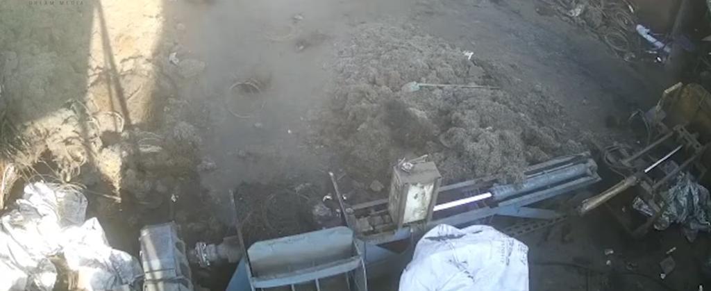 مـــــــــــأســــــــــــاة شاب سوري في تركيا بعد أن ابتلعته عجانة حديد