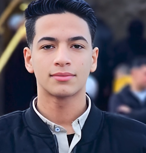 غدرٌ معلم بتلميذه وأنهى حياة تلميذه…..شاهد فيديو