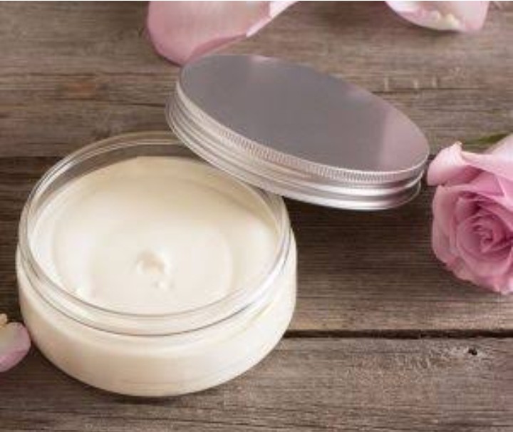 طريقه عمل كريم مزيل للعرق طبيعي يدوم أكثر من 24 ساعه