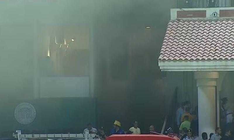 إيقاف مباراة بيراميدز وسموحة بعد اشتعال النيران فى أعمدة الإنارة باستاد إسكندرية