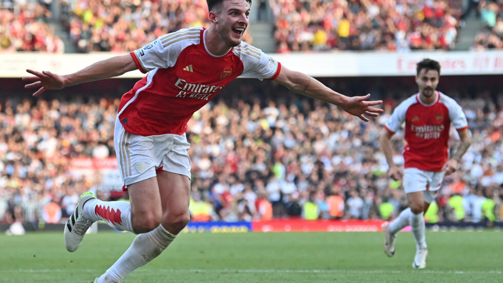  آرسنال ينتصر على مانشستر يونايتد في مباراة ودية مثيرة