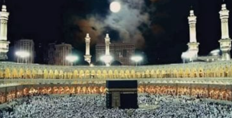 تعامد القمر على الكعبة المشرفة: ظاهرة فلكية تتكرر في مكة