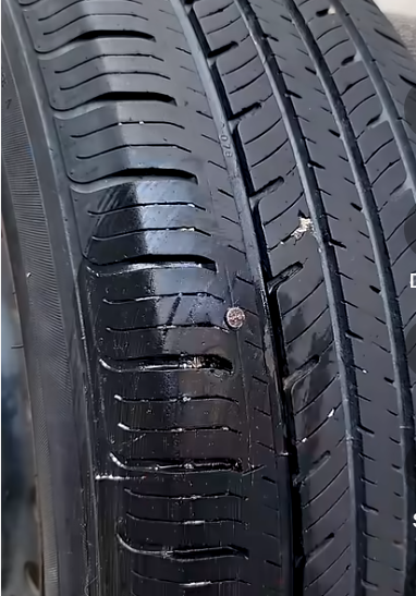 إصلاح إطارات السيارات في حالات الطوارئ: الحل السريع للانطلاق…فيديو