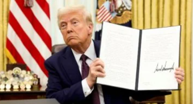 ترامب يعيد بناء السفن لمواجهة هيمنة الصين