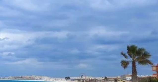 طقس اليوم: أمطار متوقعة وانخفاض درجات الحرارة