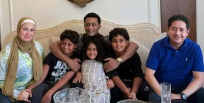 أزمة نجله تنتهي: محمد رمضان يعلن الصلح بين علي وعمر