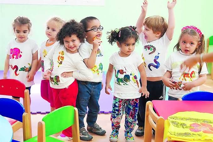 الحضانة بيت الطفل الثاني… فكيف نختار المكان الذي يستحقه؟
