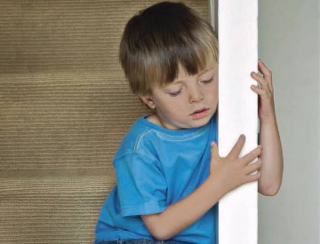 قصة أم حبست ابنها 23 عامًا… السر وراء معاناة مؤلمة هزّت القلوب 