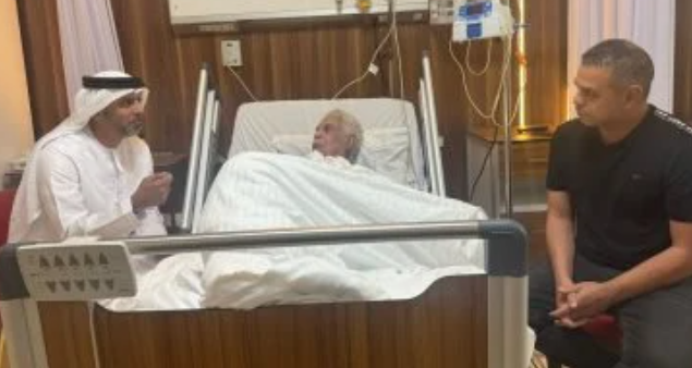 سفير الإمارات يزور حسن شحاته ويبلغه تحيات بن زايد