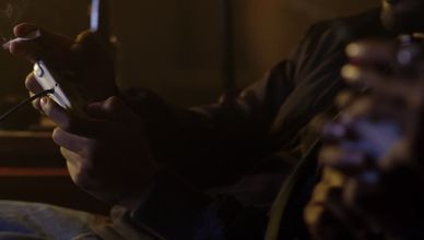 قصة الشاب الذي صدم الإنترنت.. من محتوى جدلي إلى نهاية مأساوية تهز السوشيال ميديا