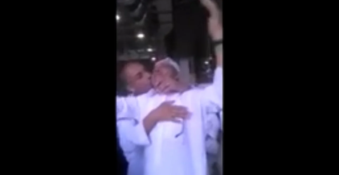 نور الإيمان: كيف استعاد رجل مصري بصره أثناء الصلاة في الحرم المكي