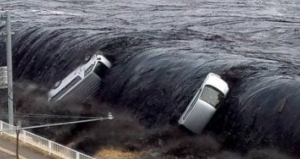 تسونامي يضرب شمال شرق اليابان بعد زلزال قوي