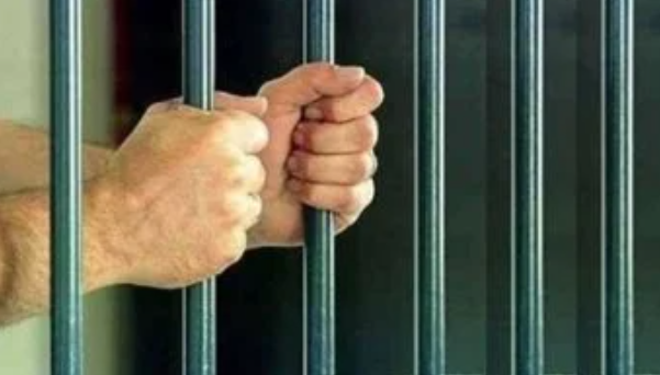اتهام 4 طلاب بالتعدي على زميلهم داخل حمام مدرسة بأكتوبر