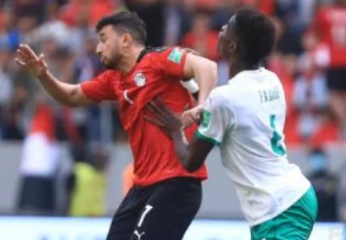 السنغال تواجه مصر بـ27 محترفًا في نصف نهائي أمم أفريقيا
