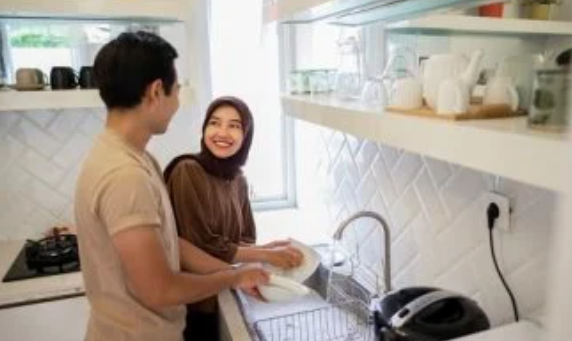 رائحة اللحوم في المطبخ.. حلول سريعة تعيد الانتعاش