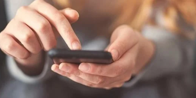 دماغ الهليكوبتر.. أعراضها وعلاقتها بالتصفح السلبي للإنترنت